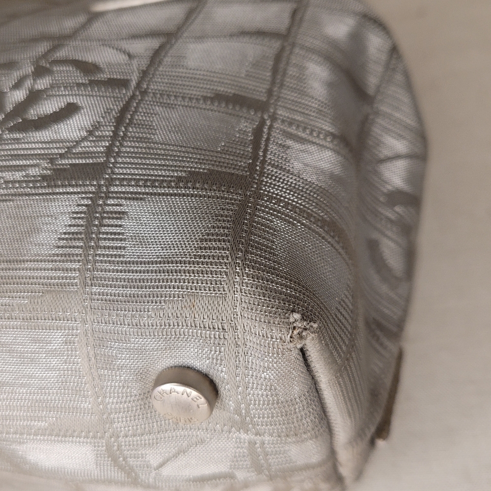 Chanel Quilted Metallic Gray Line Handbag With Certificate Of Authenticity - Picture 16 of 16